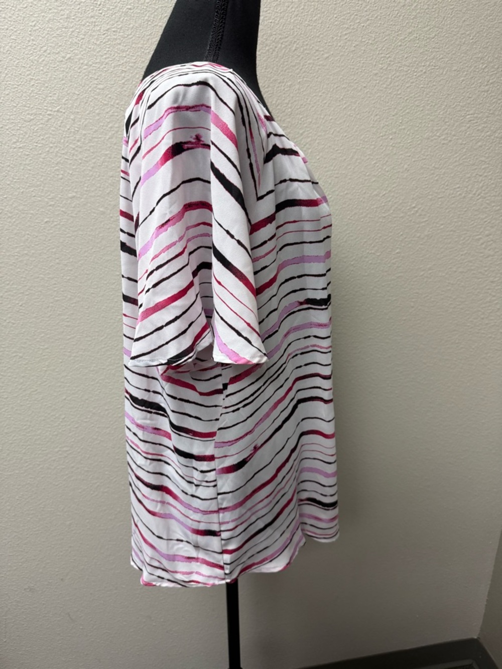 Apt 9 Pink White Striped Blouse Large Split Neck Short Sleeve Top - Picture 6 of 10